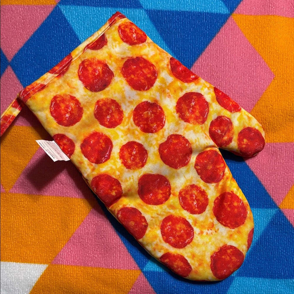 Pizza Print Oven Mitt